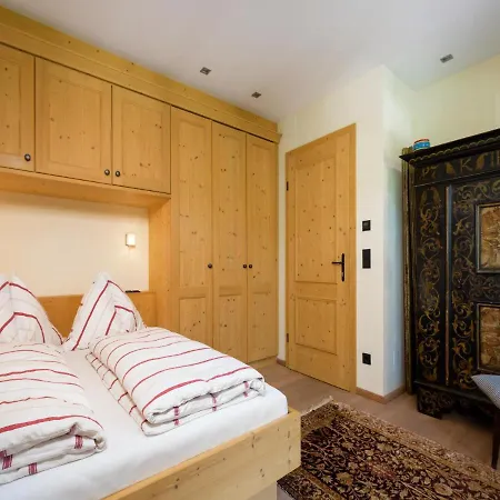 Chalet בקתה *